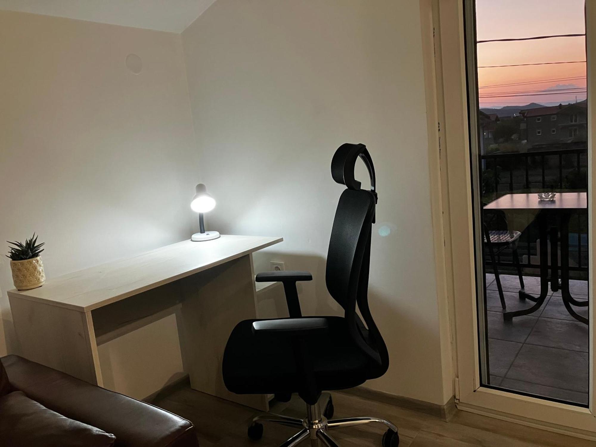 波德戈里察Cozy, Fully Equipped, Free Parking&Wifi, Quiet, 2Bd公寓 外观 照片